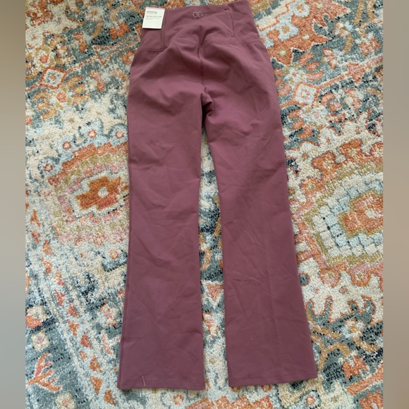 Calia by Carrie Underwood high rise crop flare, mauve, XS NWT - Picture 2 of 6